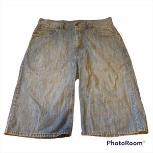 Men’s Levi’s baggy jean shorts size 33